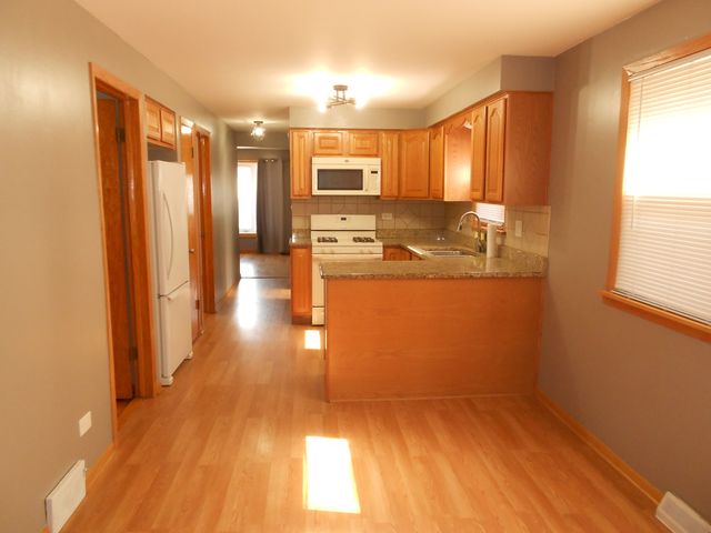 5820 S Rutherford Avenue, Chicago, IL 60638