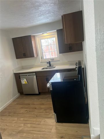 4623 E Willock Rd, Whitehall, PA 15227