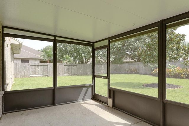 3327 Summerwood Lane, Pearland, TX 77584