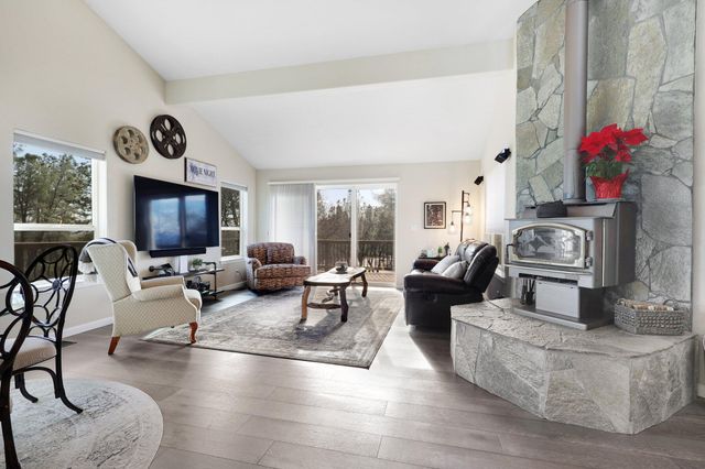 25841 CA-299, Bella Vista, CA 96008