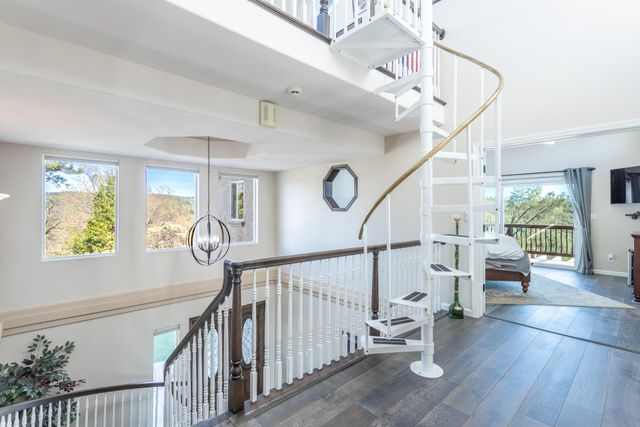 25841 CA-299, Bella Vista, CA 96008