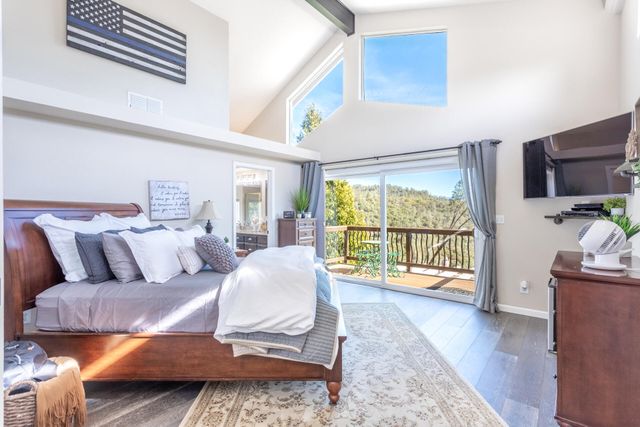 25841 CA-299, Bella Vista, CA 96008