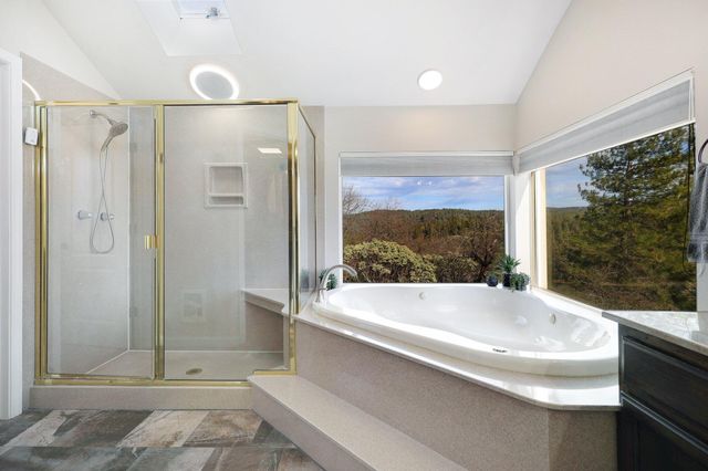 25841 CA-299, Bella Vista, CA 96008