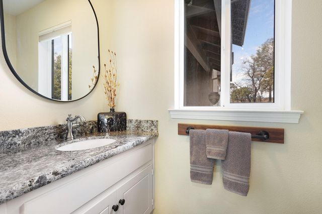 25841 CA-299, Bella Vista, CA 96008