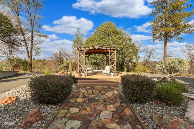 25841 CA-299, Bella Vista, CA 96008