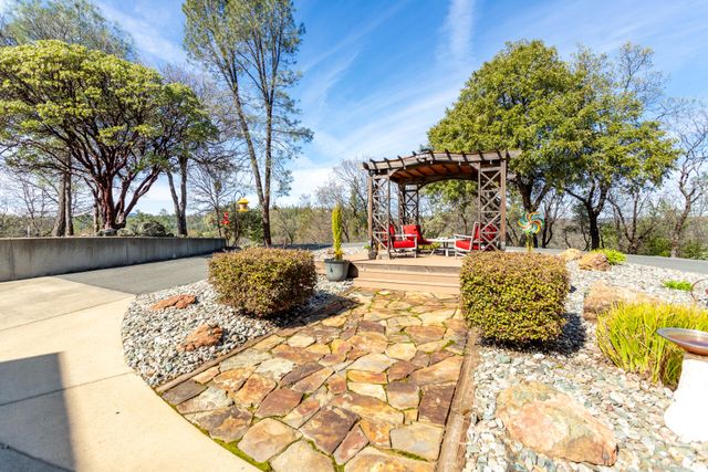 25841 CA-299, Bella Vista, CA 96008