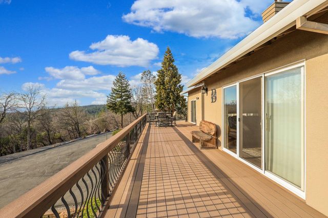 25841 CA-299, Bella Vista, CA 96008