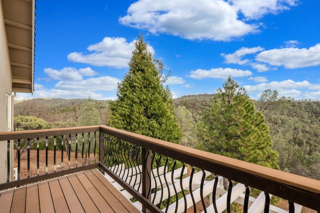 25841 CA-299, Bella Vista, CA 96008