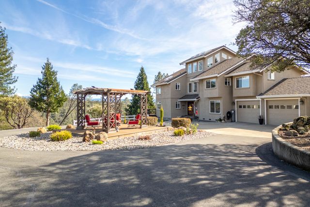 25841 CA-299, Bella Vista, CA 96008