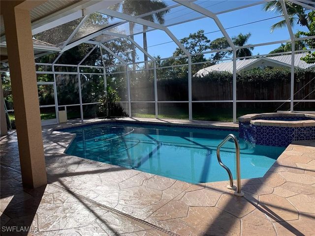 2727 13th ST N, Naples, FL 34103