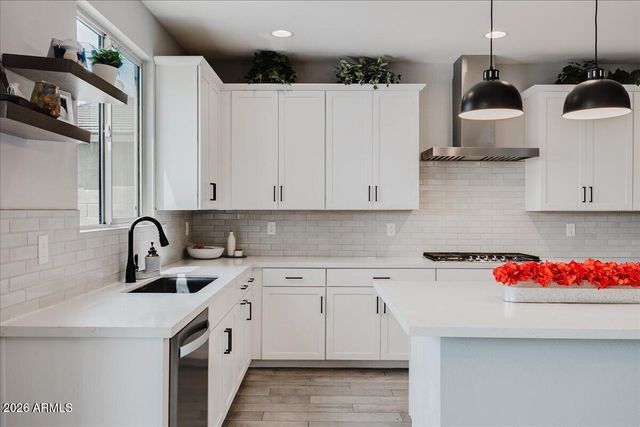 17313 W WOOD Drive, Surprise, AZ 85388
