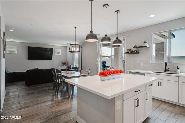 17313 W WOOD Drive, Surprise, AZ 85388