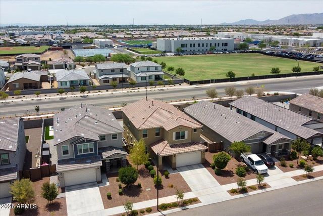 17313 W WOOD Drive, Surprise, AZ 85388