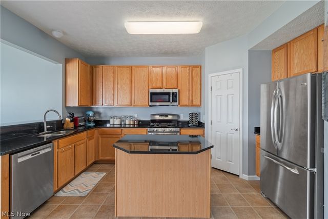 2489 Captens Street NE, Canton, OH 44721
