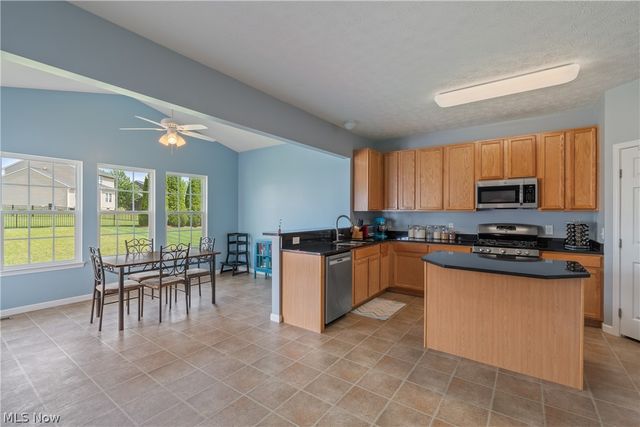 2489 Captens Street NE, Canton, OH 44721
