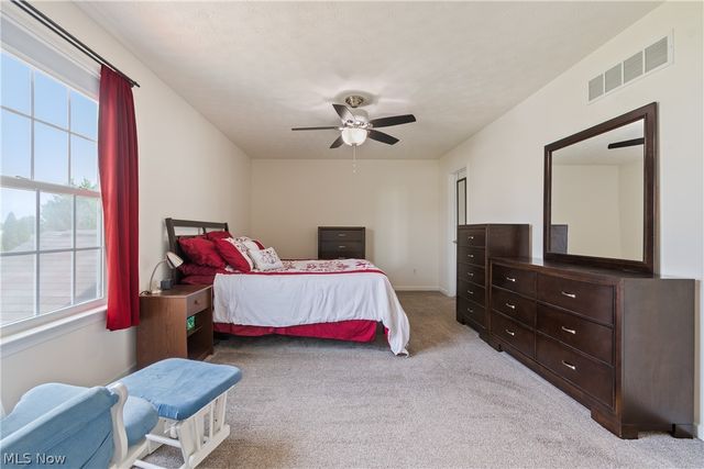 2489 Captens Street NE, Canton, OH 44721