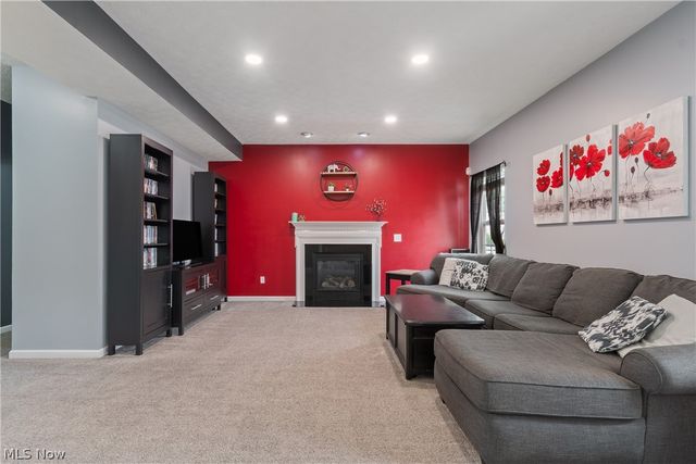 2489 Captens Street NE, Canton, OH 44721