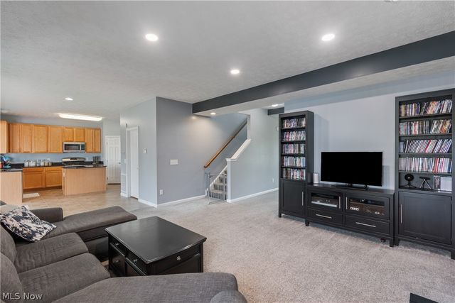 2489 Captens Street NE, Canton, OH 44721