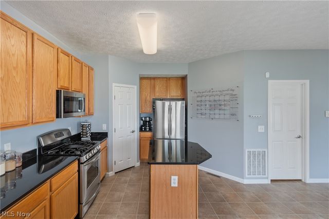 2489 Captens Street NE, Canton, OH 44721