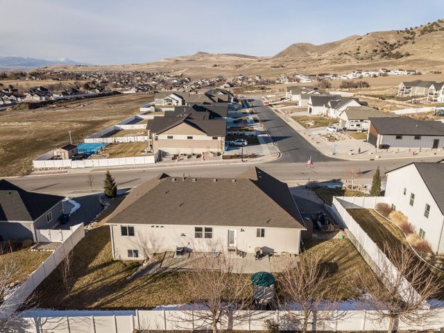 1092 E 300 S, Smithfield, UT 84335
