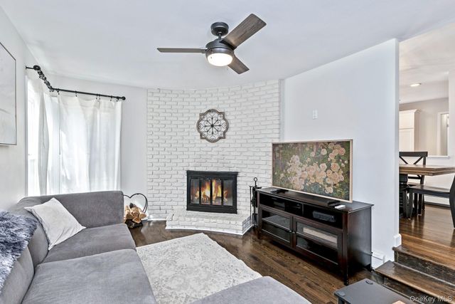 149 Barton Lane, Bayport, NY 11705