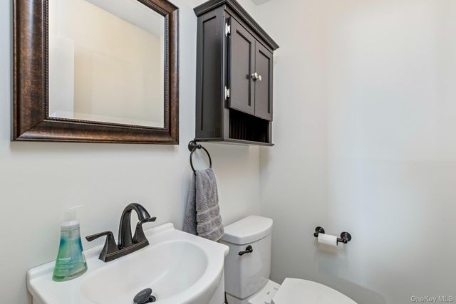 149 Barton Lane, Bayport, NY 11705