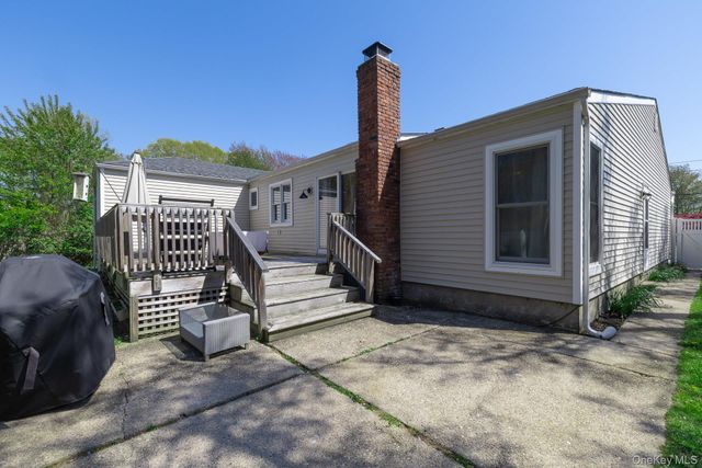 149 Barton Lane, Bayport, NY 11705