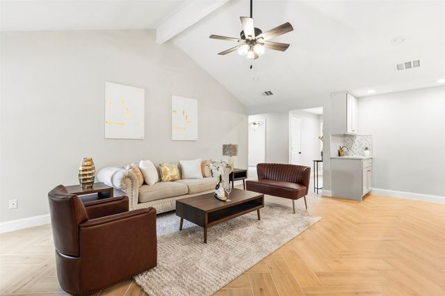 6000 Kenilworth Drive, Arlington, TX 76001