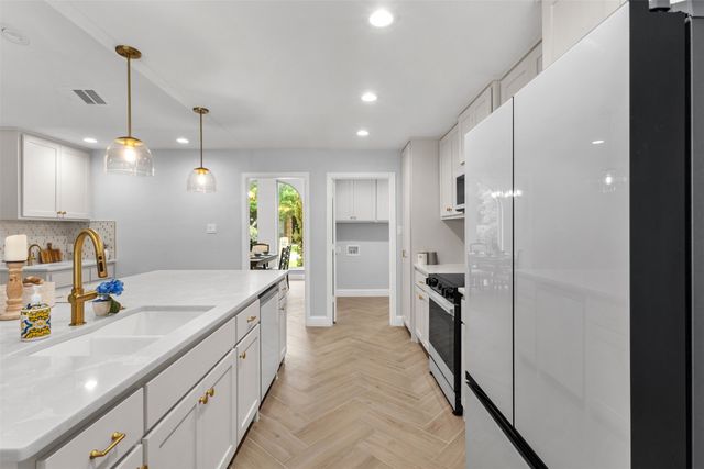 6000 Kenilworth Drive, Arlington, TX 76001