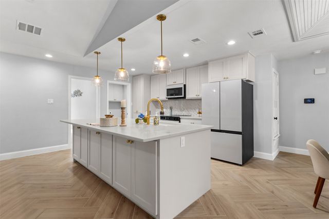 6000 Kenilworth Drive, Arlington, TX 76001