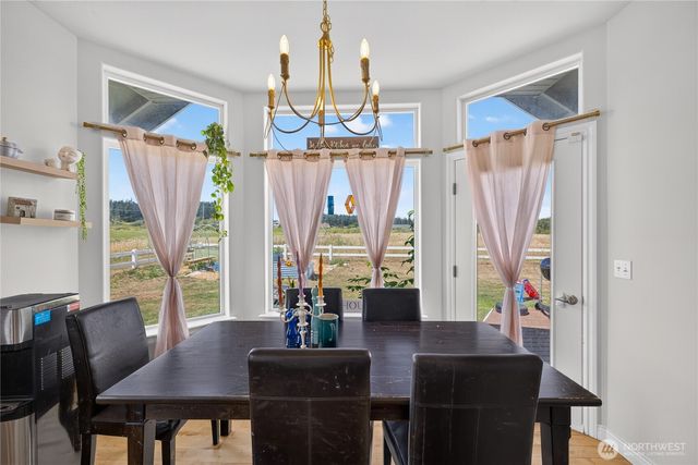 130 W Crescent Harbor Road, Oak Harbor, WA 98277