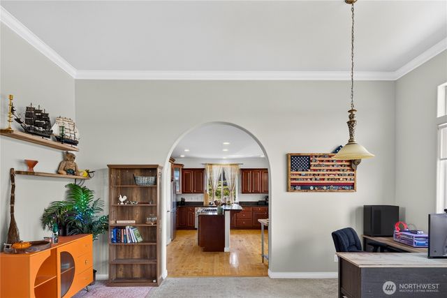130 W Crescent Harbor Road, Oak Harbor, WA 98277
