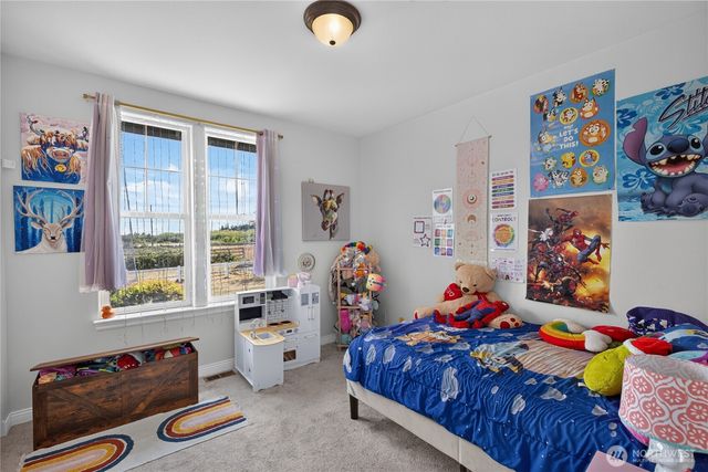 130 W Crescent Harbor Road, Oak Harbor, WA 98277