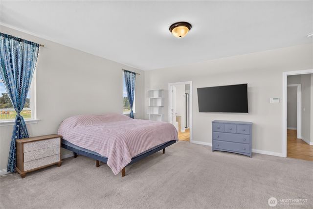 130 W Crescent Harbor Road, Oak Harbor, WA 98277