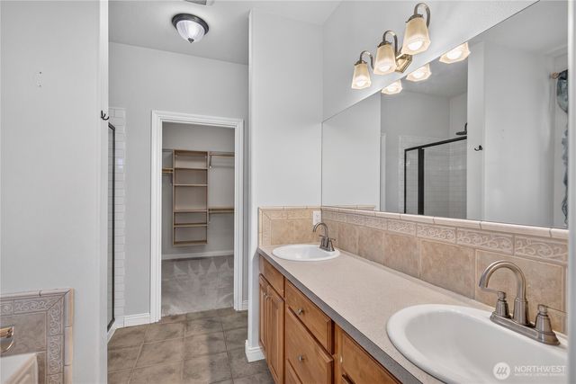 130 W Crescent Harbor Road, Oak Harbor, WA 98277