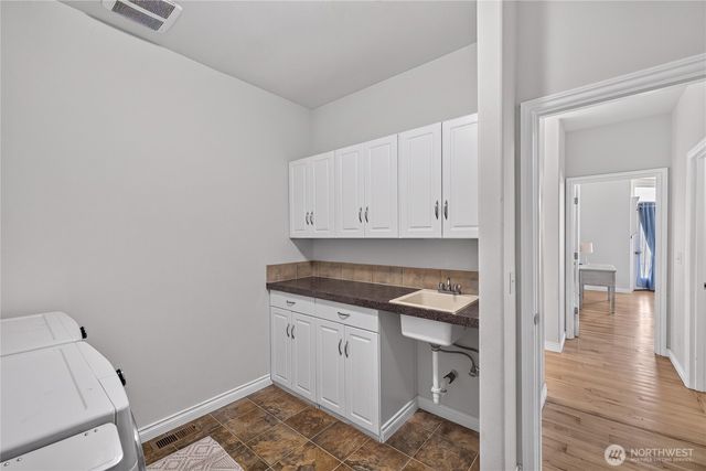 130 W Crescent Harbor Road, Oak Harbor, WA 98277