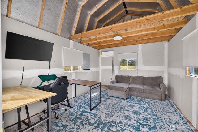 130 W Crescent Harbor Road, Oak Harbor, WA 98277