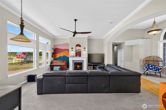 130 W Crescent Harbor Road, Oak Harbor, WA 98277