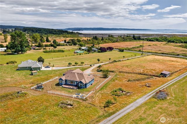 130 W Crescent Harbor Road, Oak Harbor, WA 98277