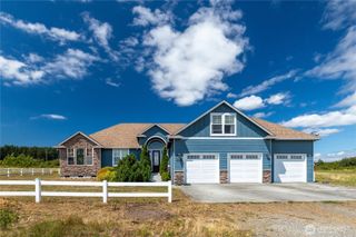 130 W Crescent Harbor Road, Oak Harbor, WA 98277