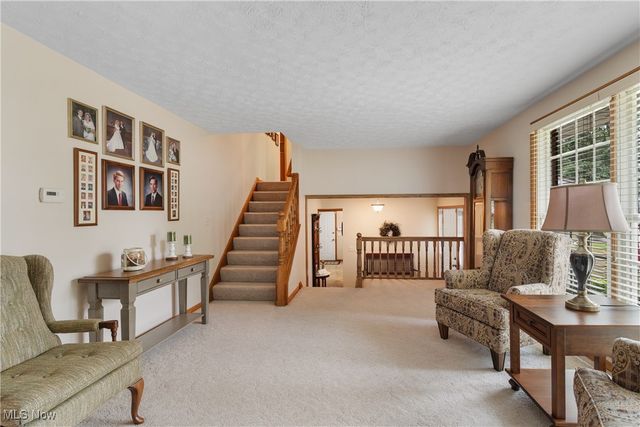 9766 Smithdale Avenue NE, Hartville, OH 44632