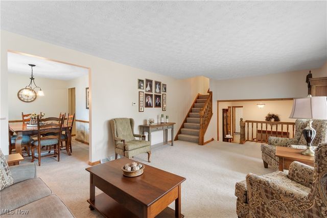 9766 Smithdale Avenue NE, Hartville, OH 44632