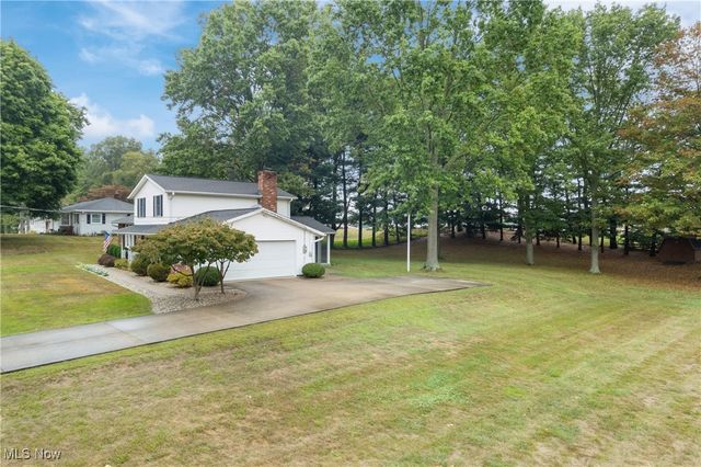 9766 Smithdale Avenue NE, Hartville, OH 44632