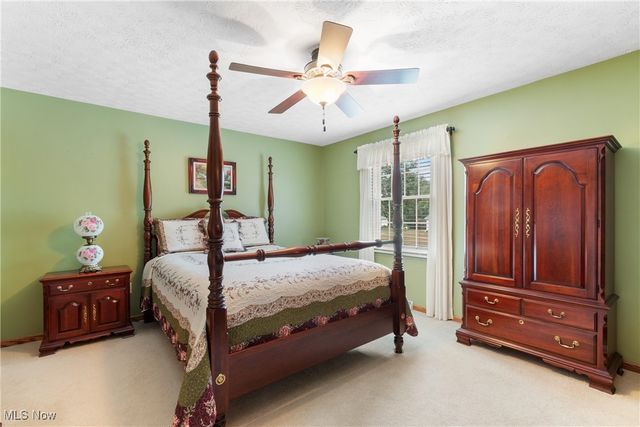 9766 Smithdale Avenue NE, Hartville, OH 44632