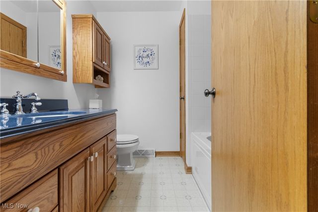 9766 Smithdale Avenue NE, Hartville, OH 44632