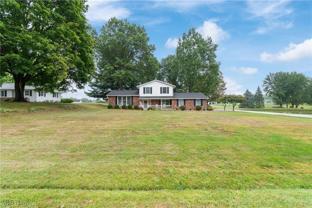 9766 Smithdale Avenue NE, Hartville, OH 44632