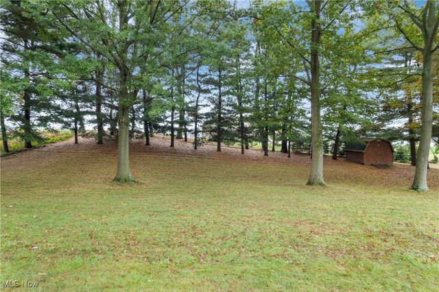 9766 Smithdale Avenue NE, Hartville, OH 44632