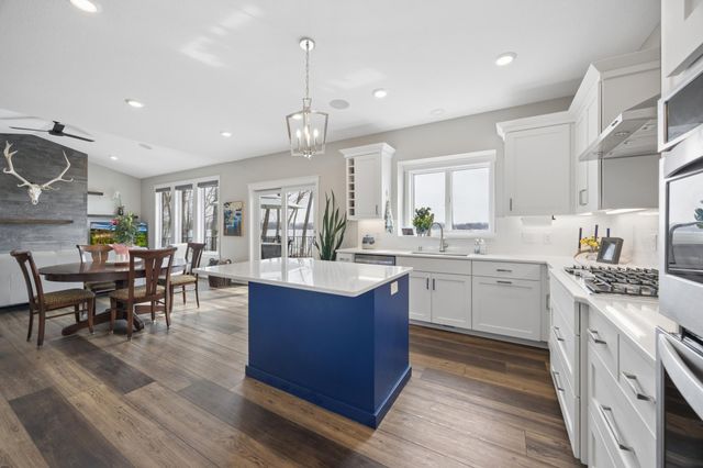 6824 W Shadow Lake Drive, Lino Lakes, MN 55014