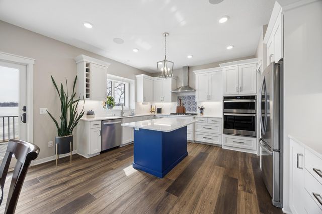 6824 W Shadow Lake Drive, Lino Lakes, MN 55014