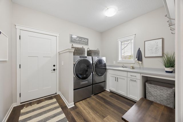 6824 W Shadow Lake Drive, Lino Lakes, MN 55014